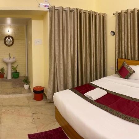 Shankar Vilaas -A Boutique Stay Forigners Choice Near Ghats And Temples 바라나시 외부 사진