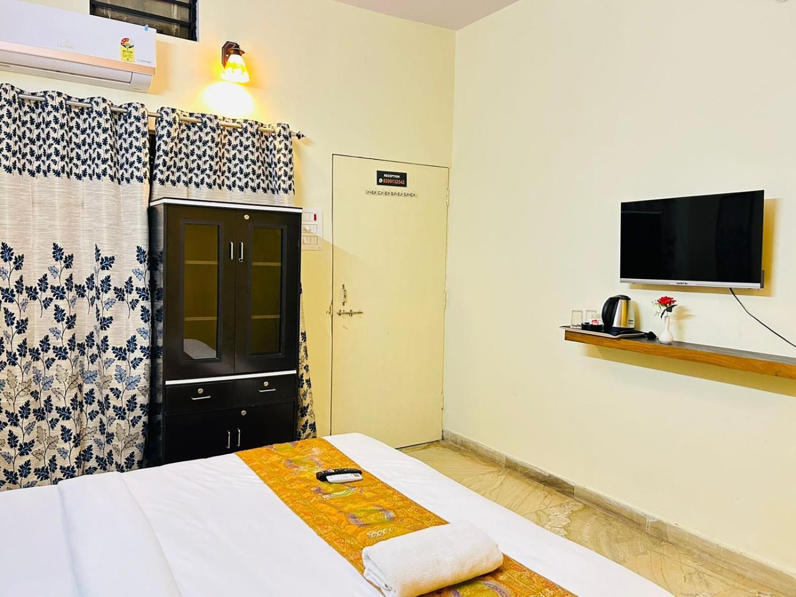 Shankar Vilaas -A Boutique Stay Forigners Choice Near Ghats And Temples 바라나시 외부 사진