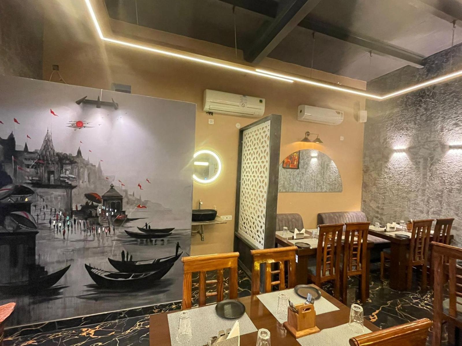 Shankar Vilaas -A Boutique Stay Forigners Choice Near Ghats And Temples 바라나시 외부 사진