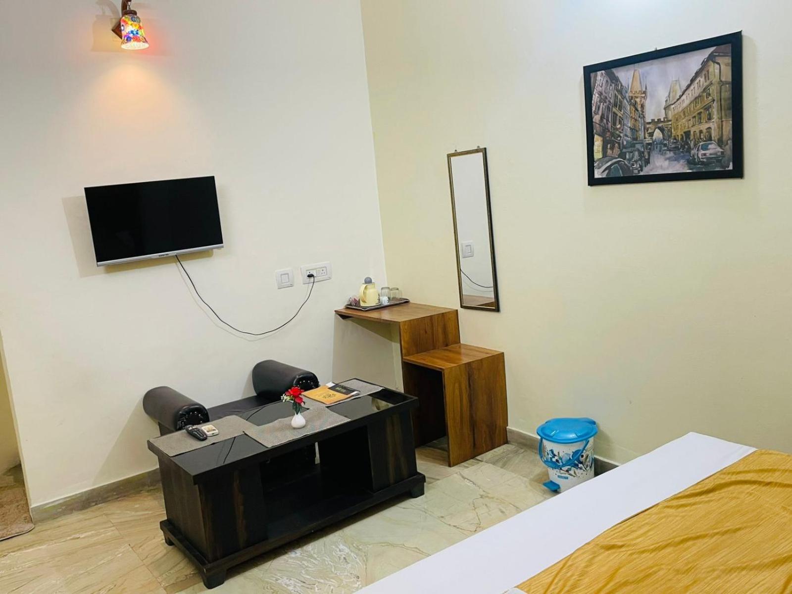 Shankar Vilaas -A Boutique Stay Forigners Choice Near Ghats And Temples 바라나시 외부 사진