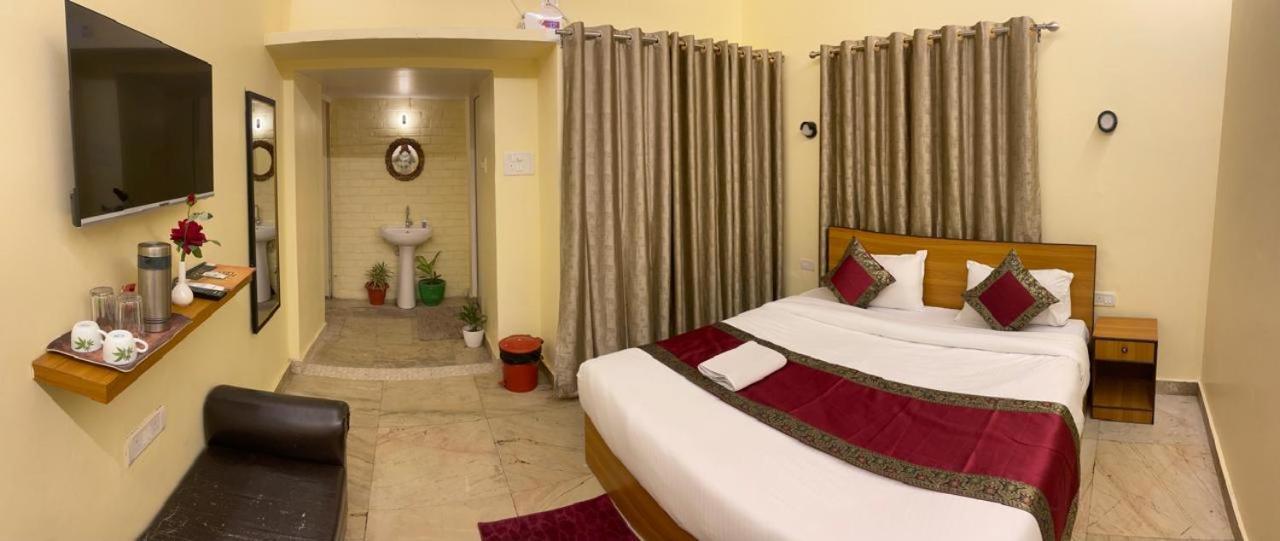 Shankar Vilaas -A Boutique Stay Forigners Choice Near Ghats And Temples 바라나시 외부 사진