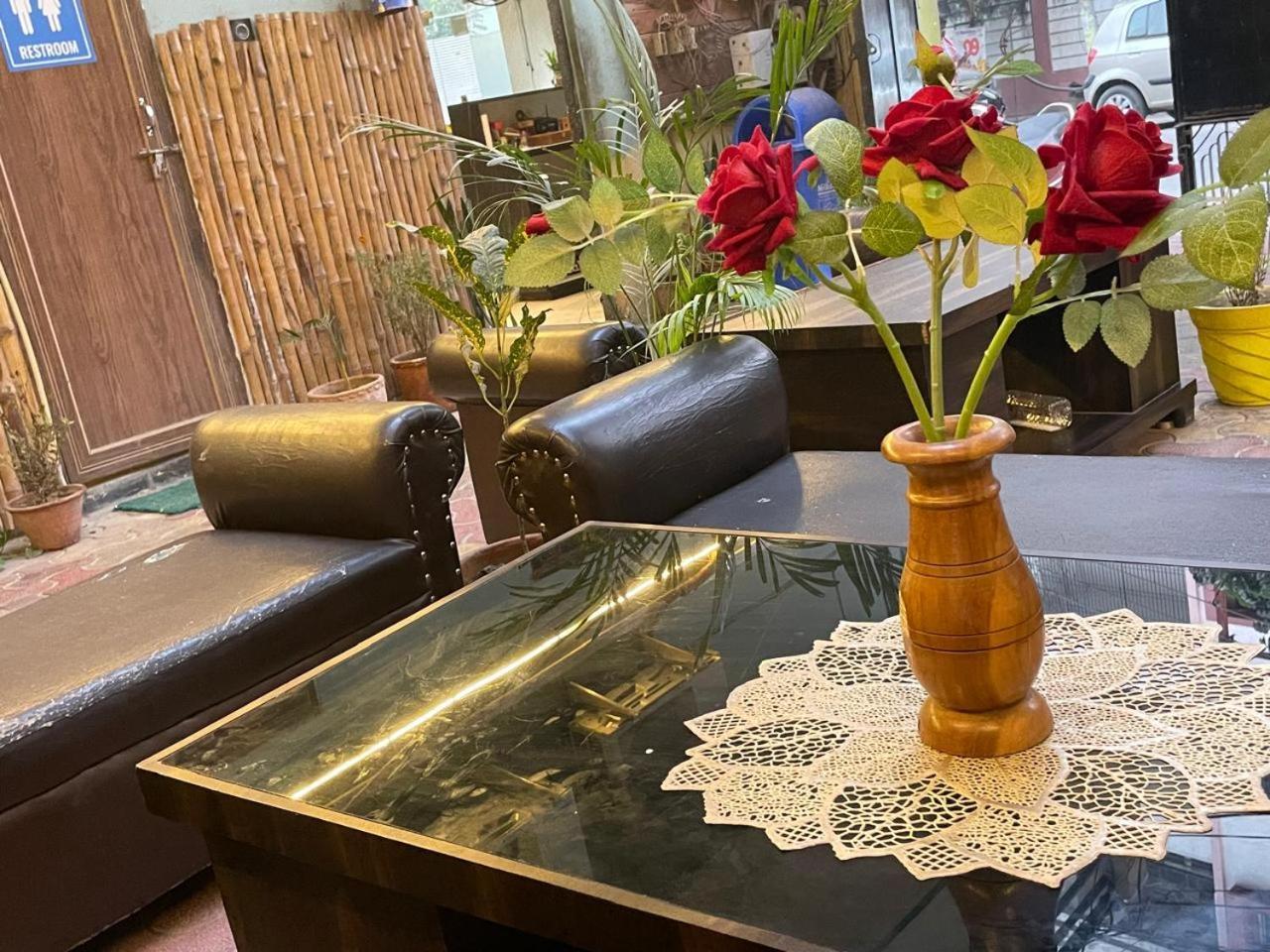 Shankar Vilaas -A Boutique Stay Forigners Choice Near Ghats And Temples 바라나시 외부 사진