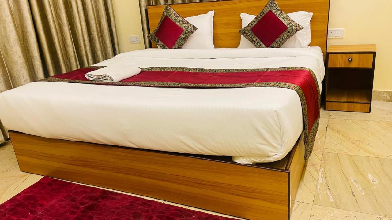 Shankar Vilaas -A Boutique Stay Forigners Choice Near Ghats And Temples 바라나시 외부 사진