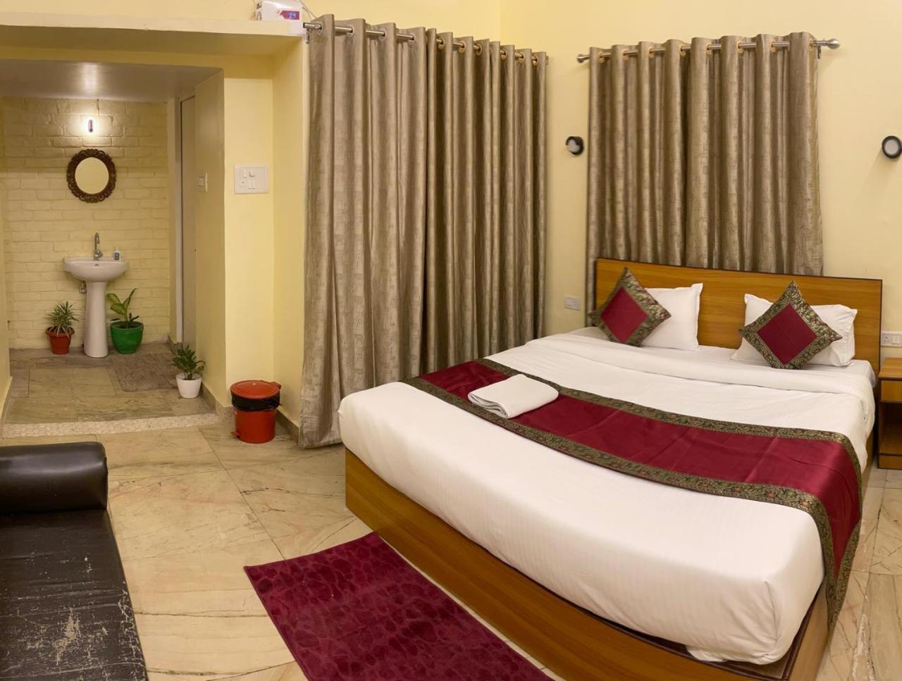 Shankar Vilaas -A Boutique Stay Forigners Choice Near Ghats And Temples 바라나시 외부 사진